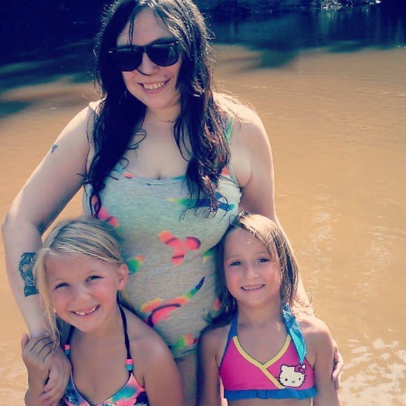 Meet your Posher, Lisa Robyn - Picture 8 of 14